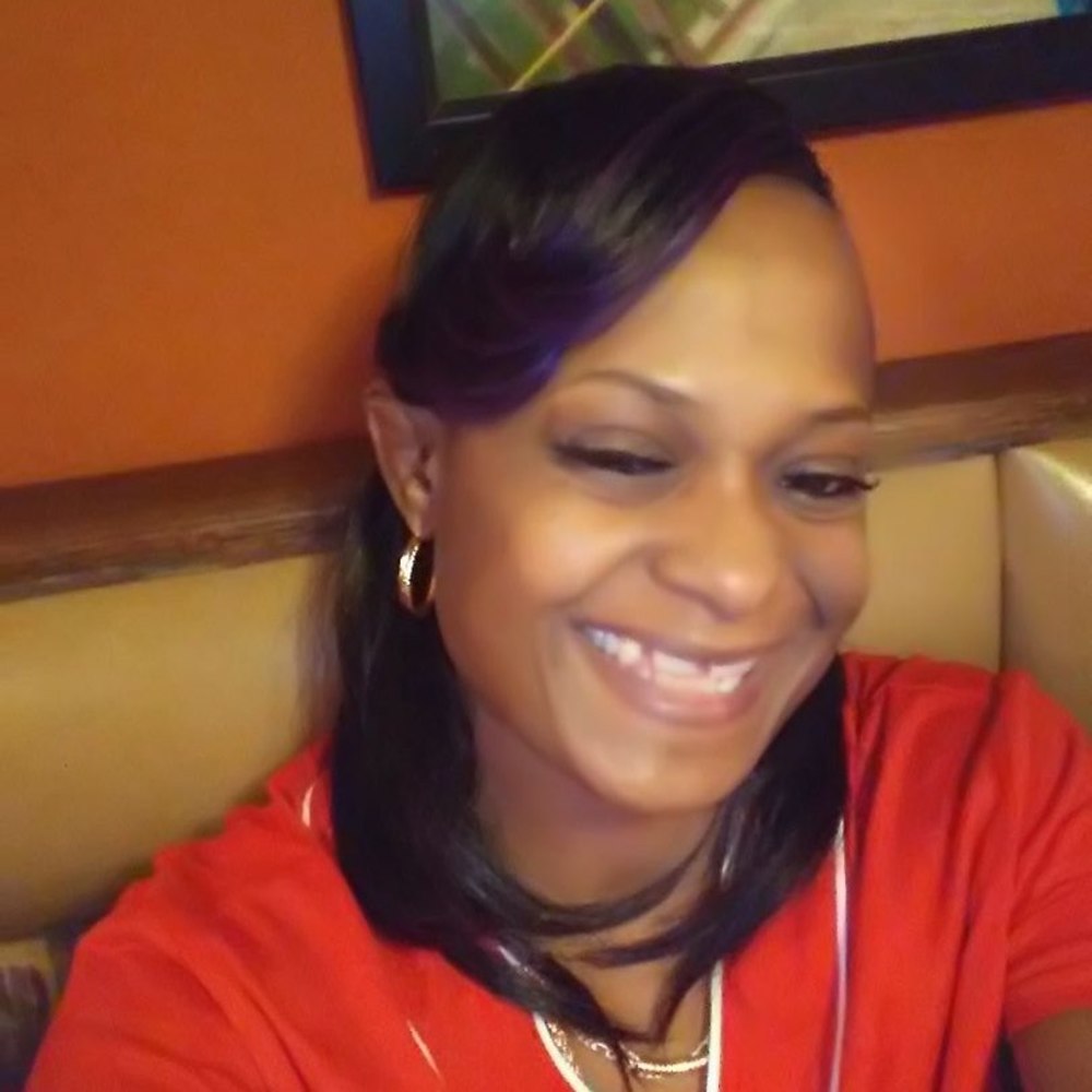 Meet your Posher, Roxanne